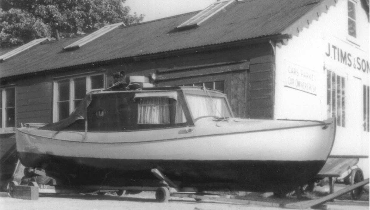 Vintage Racing Boat 'Fixitor' as Cabin Cruiser c.1930